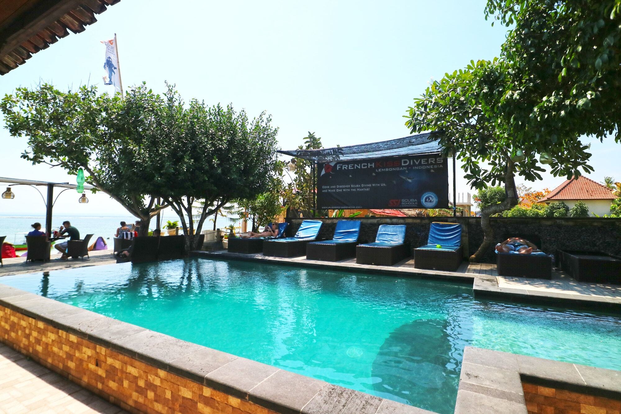 Puri Nusa Beach Hotel Batumadeg المظهر الخارجي الصورة